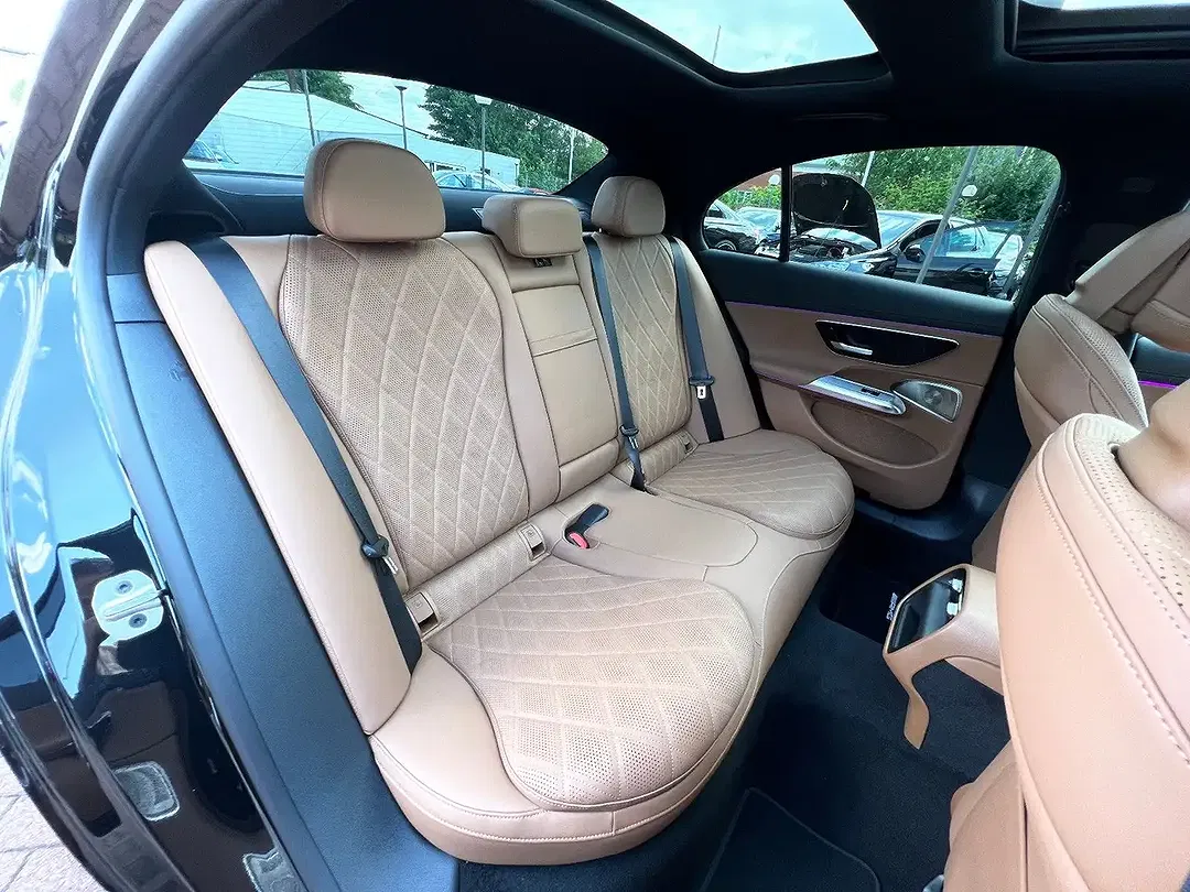 Mercedes-Benz E 200 - Thumbnail 13