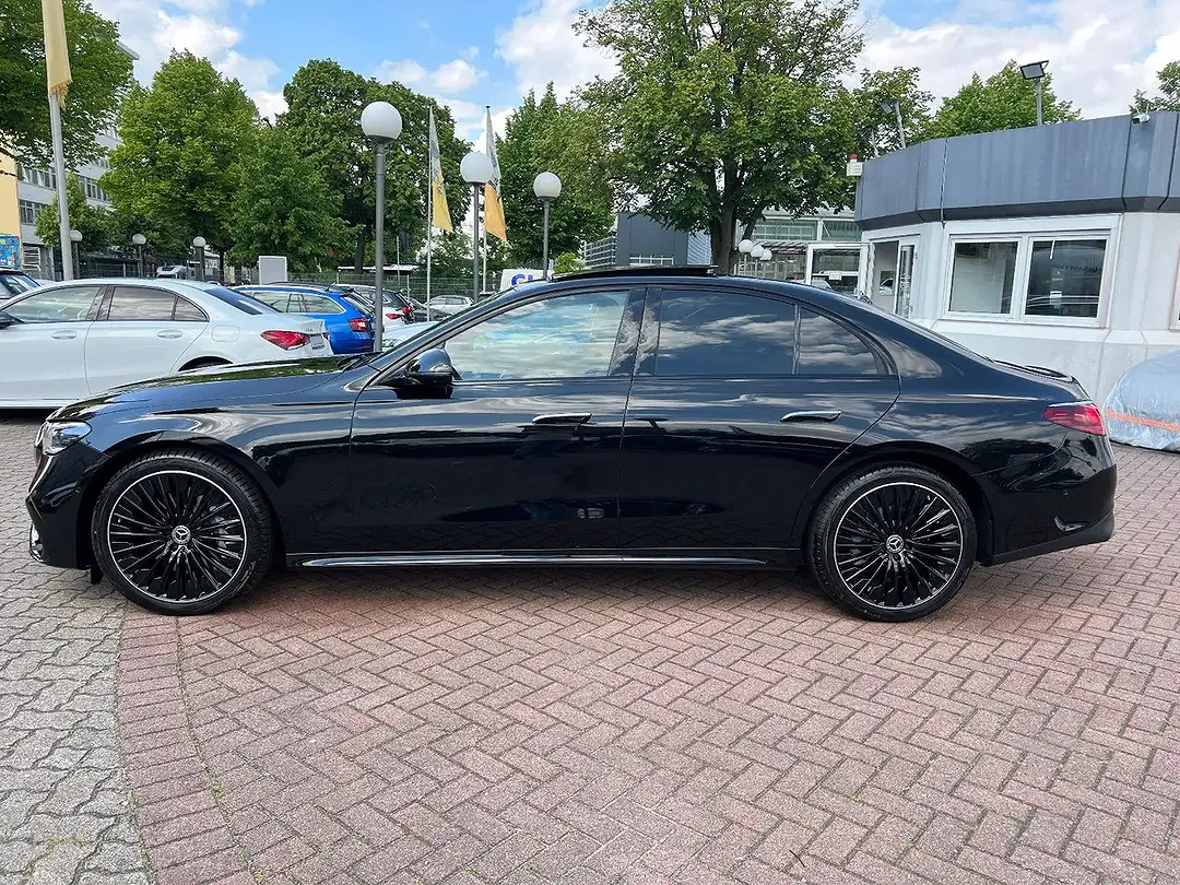 Mercedes-Benz E 200 - Thumbnail 2