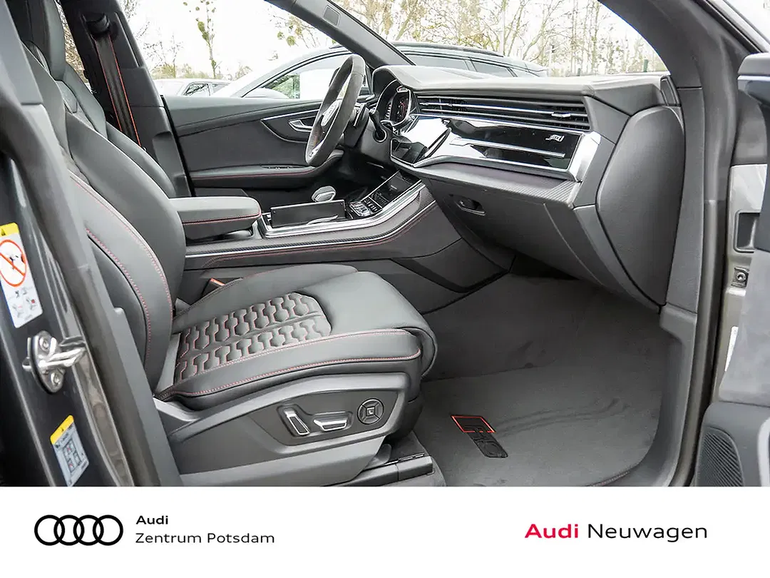 Audi RS Q8 - Thumbnail 2