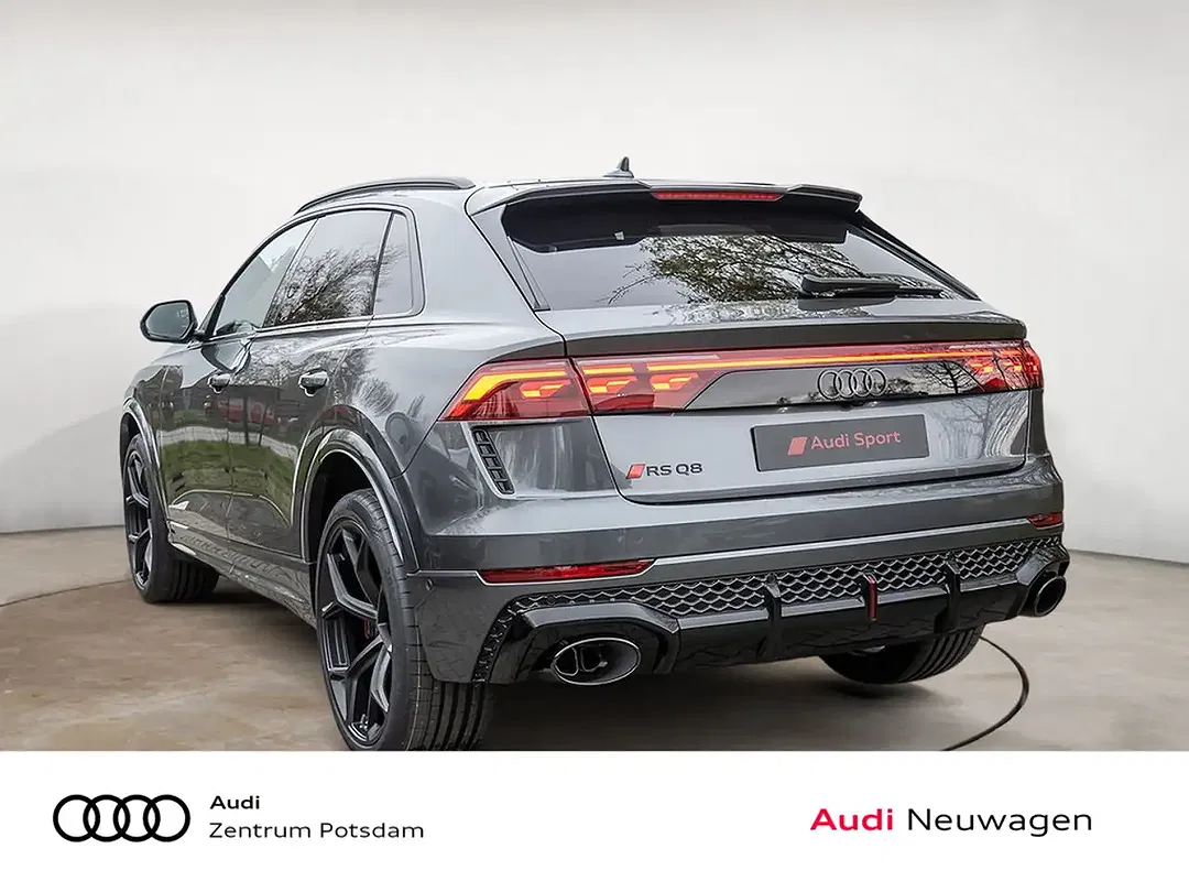 Audi RS Q8 - Thumbnail 3