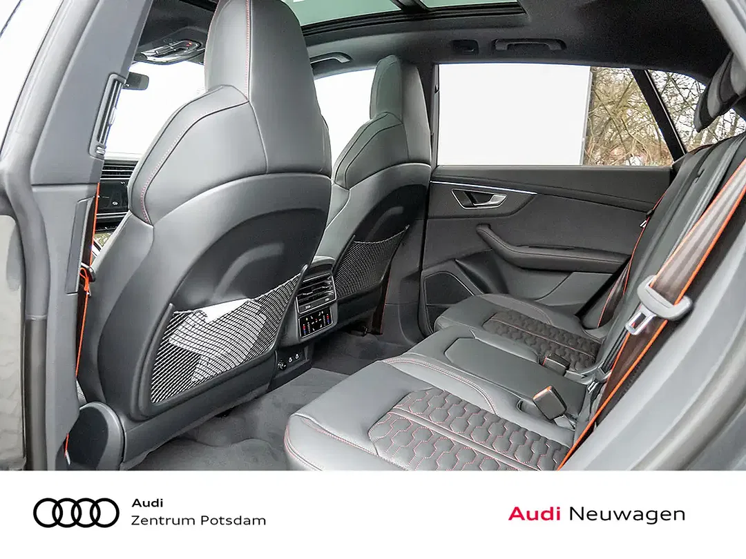 Audi RS Q8 - Thumbnail 4