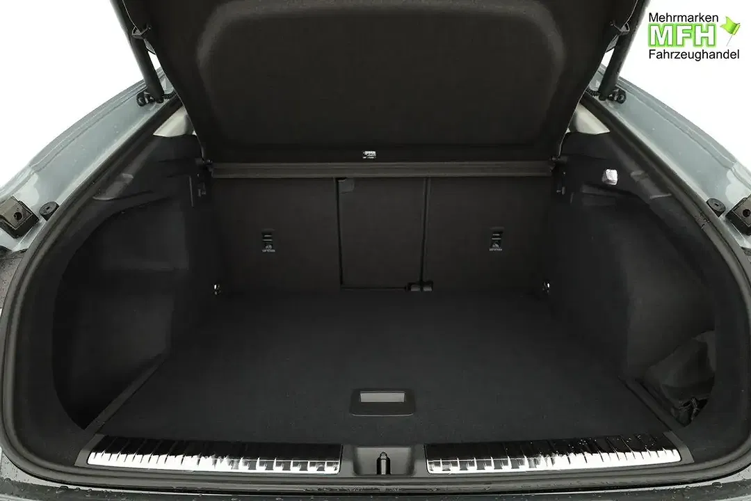 Audi Q3 - Thumbnail 12