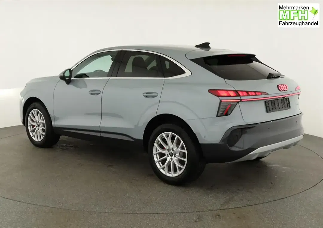 Audi Q3 - Thumbnail 3