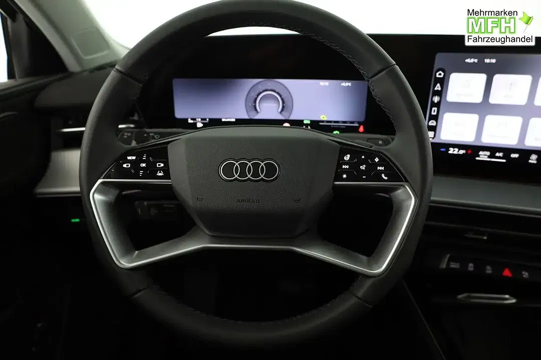 Audi Q3 - Thumbnail 5