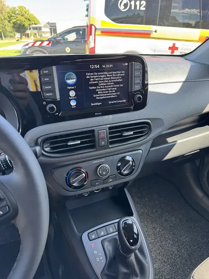 Hyundai i10 - Thumbnail 6