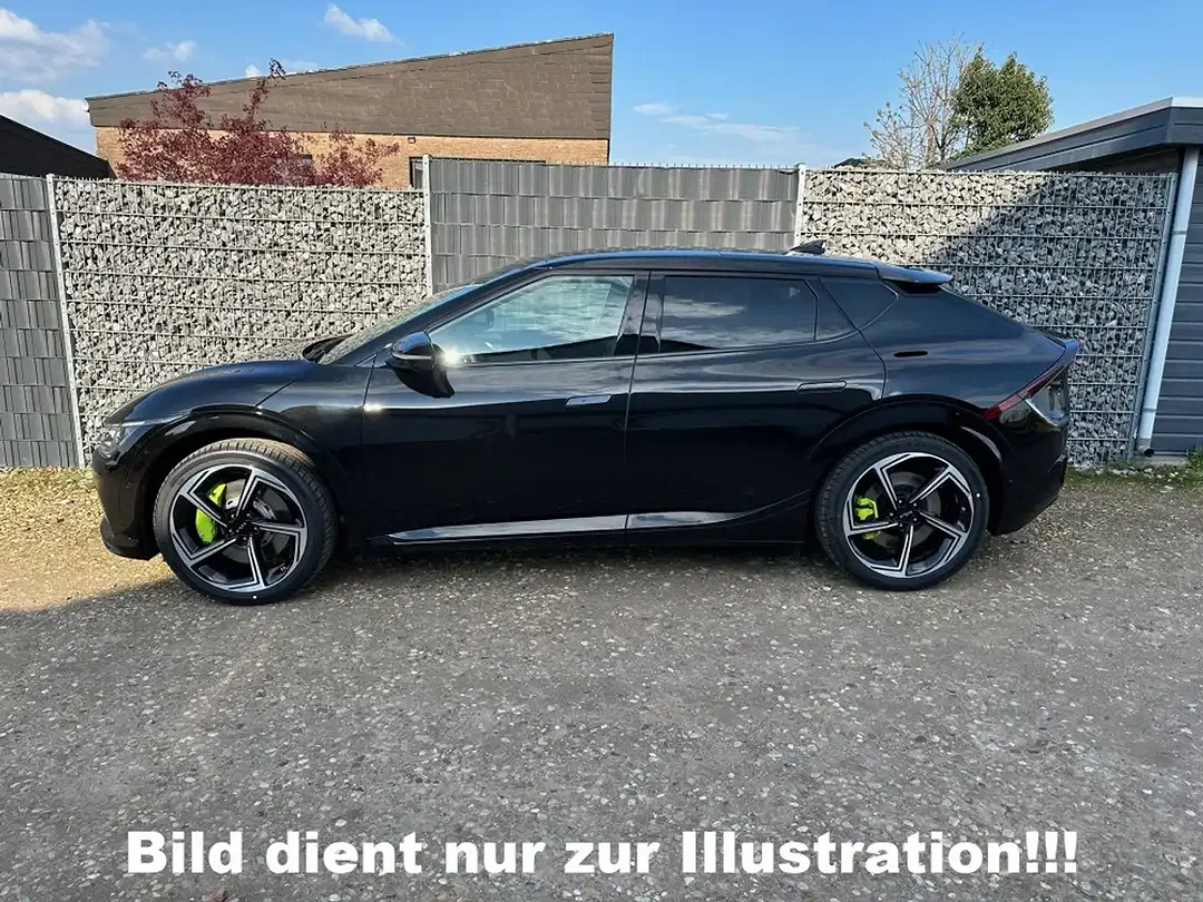 Kia EV6 - Thumbnail 3