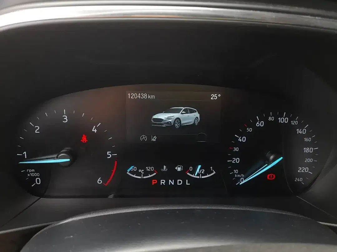 Ford Focus - Thumbnail 7