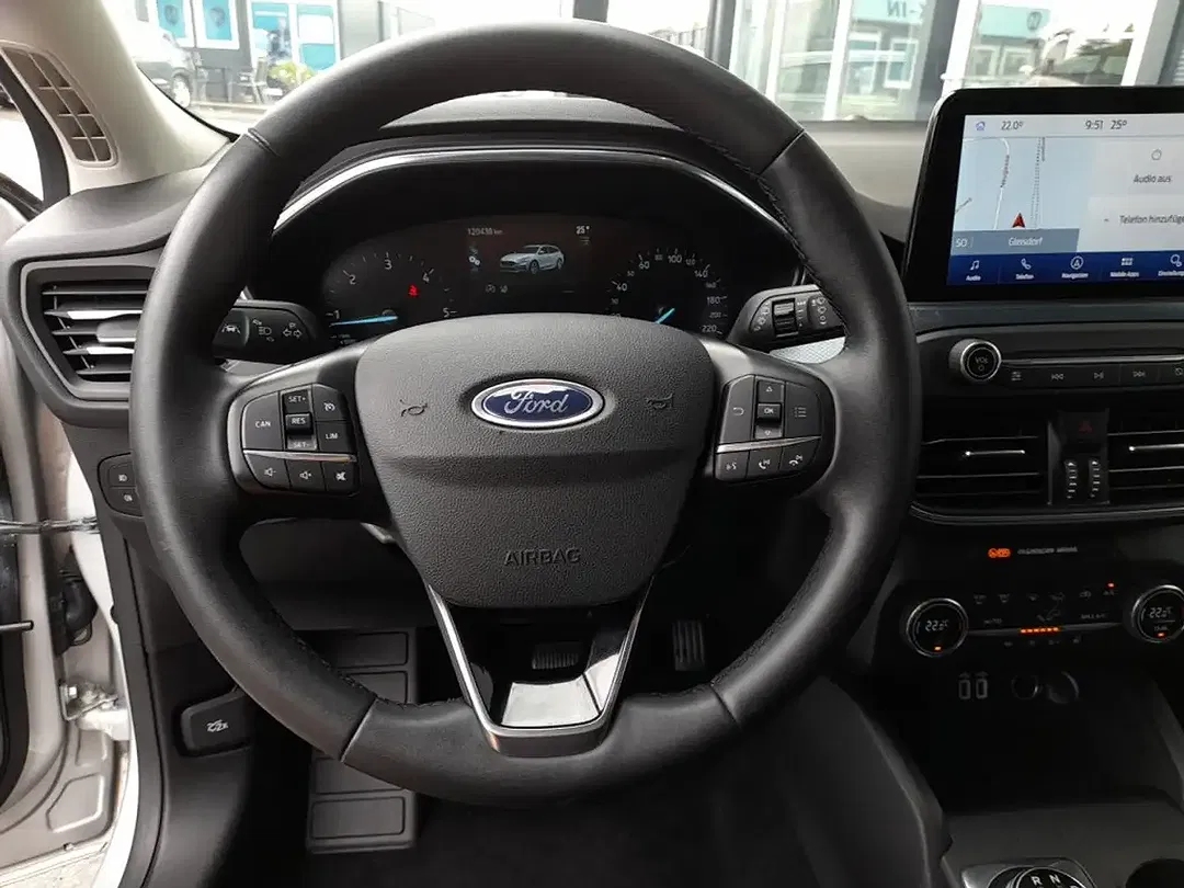 Ford Focus - Thumbnail 8