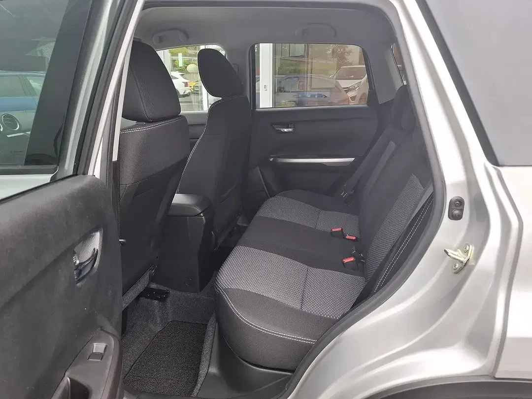 Suzuki Vitara - Thumbnail 11
