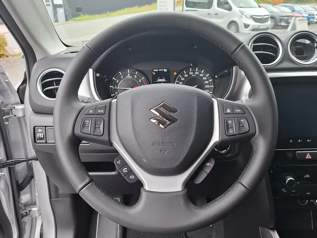 Suzuki Vitara - Thumbnail 12