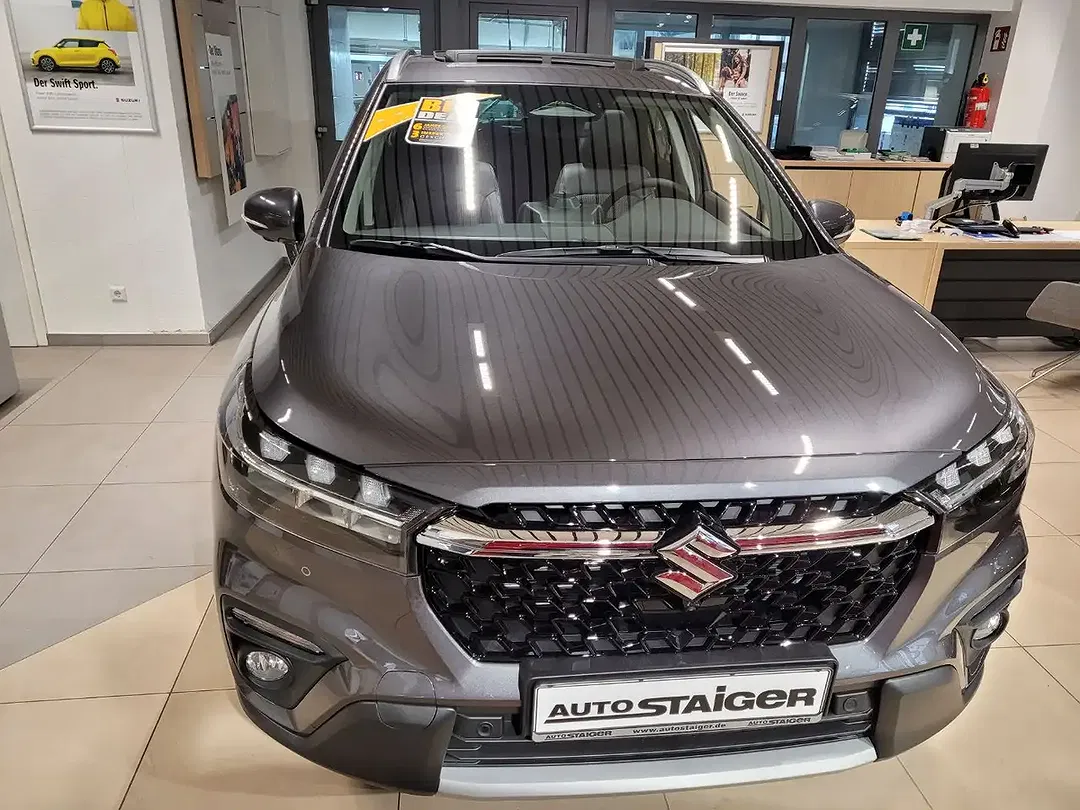 Suzuki S-Cross - Thumbnail 2
