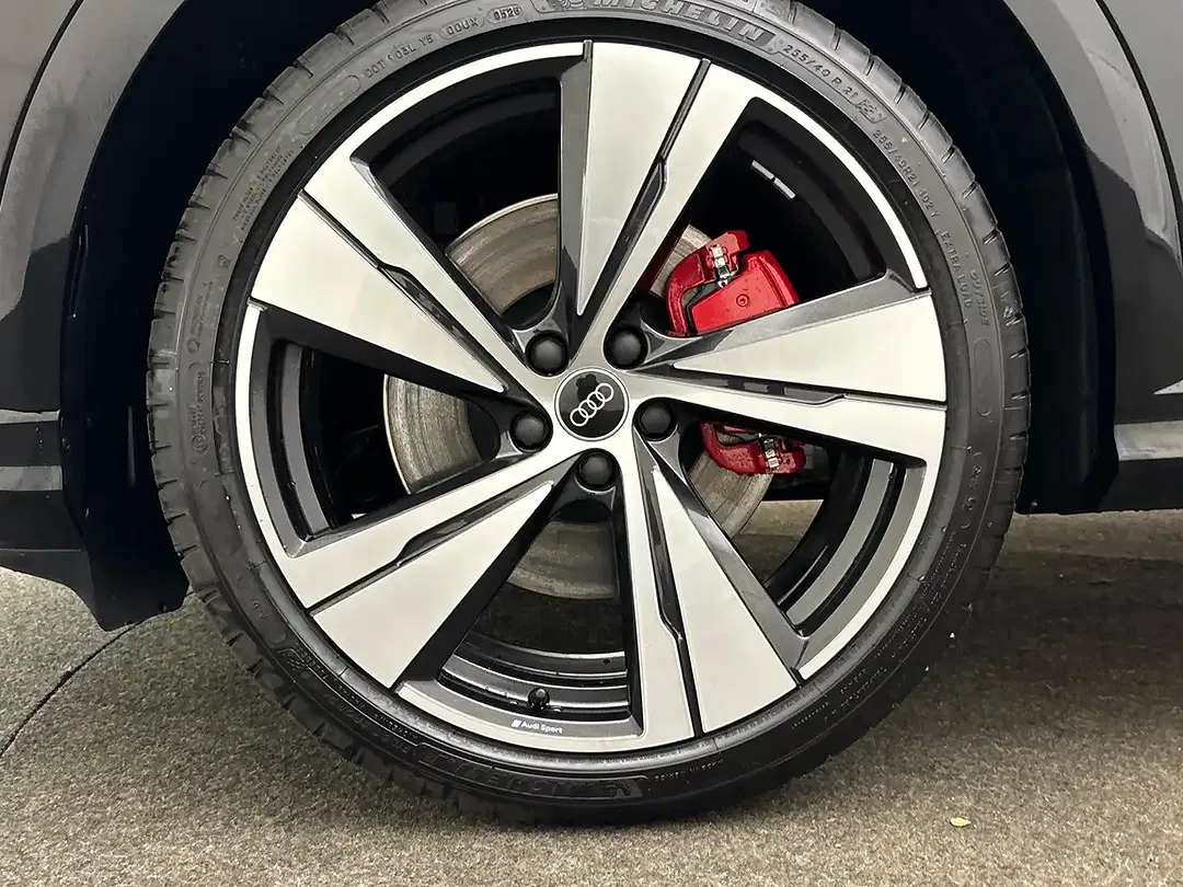 Audi Q5 - Thumbnail 6