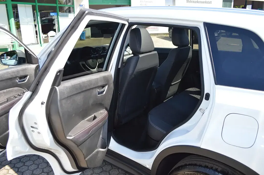 Suzuki Vitara - Thumbnail 11