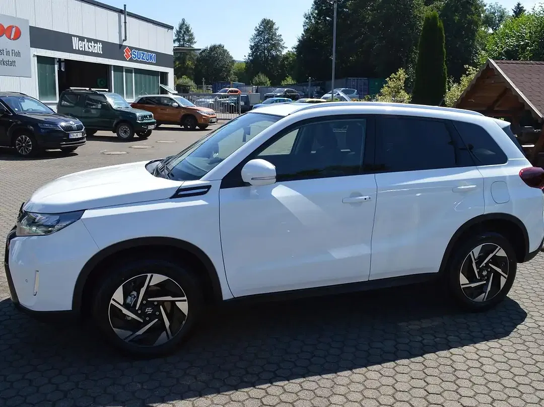 Suzuki Vitara - Thumbnail 3