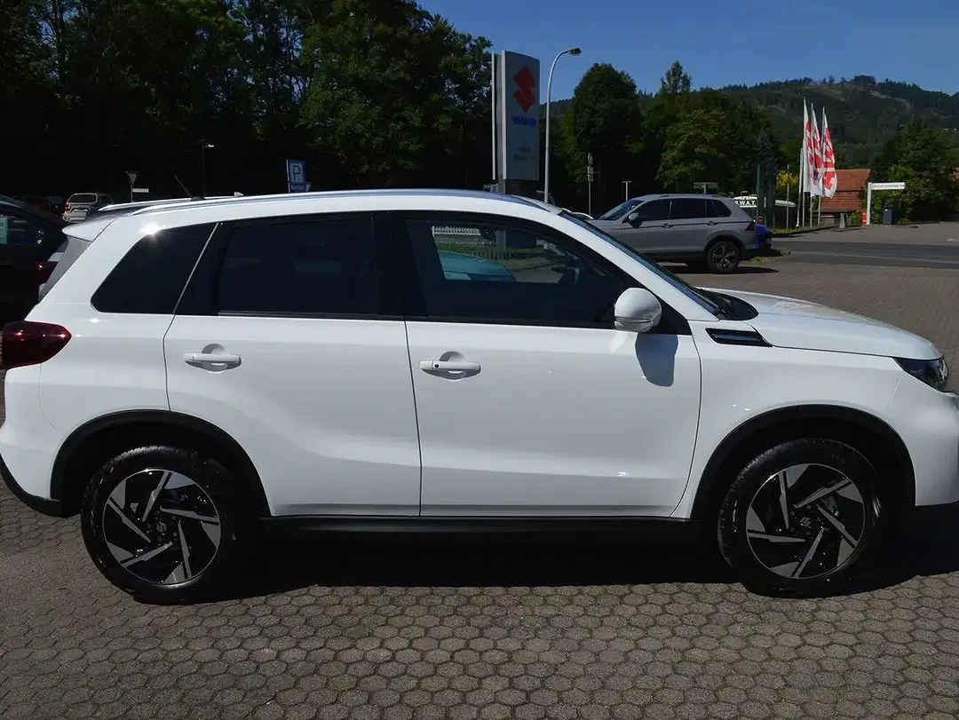 Suzuki Vitara - Thumbnail 7