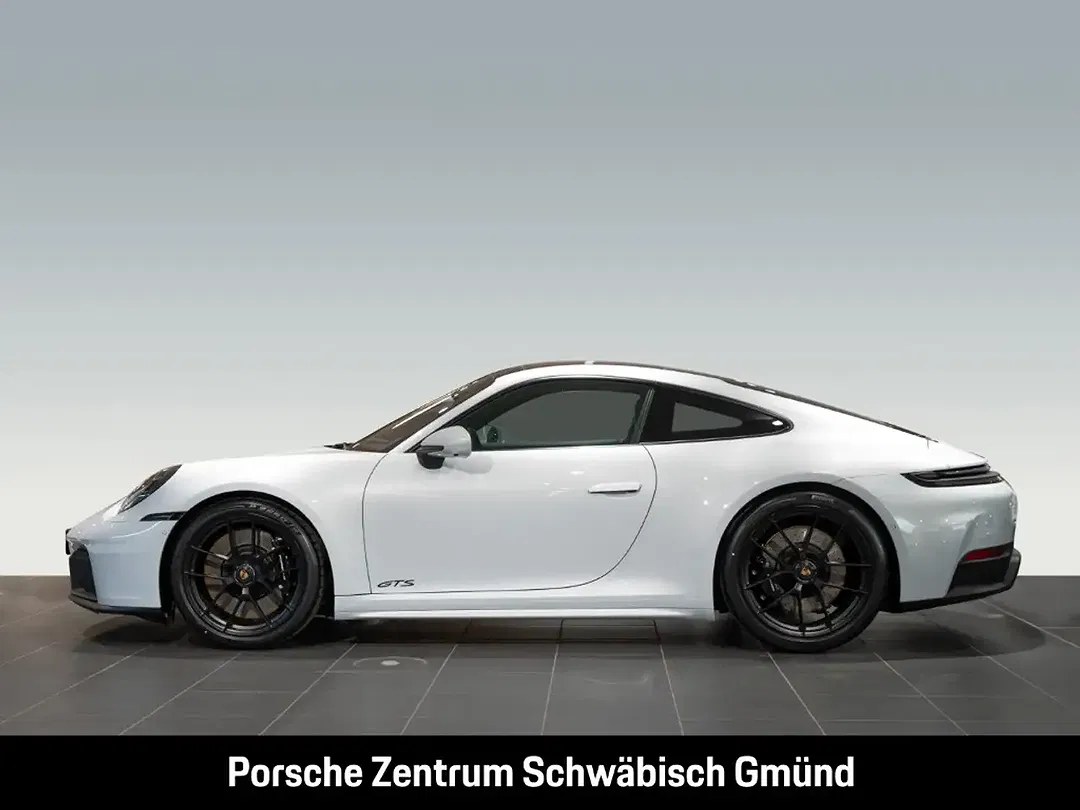 Porsche 992 - Thumbnail 2