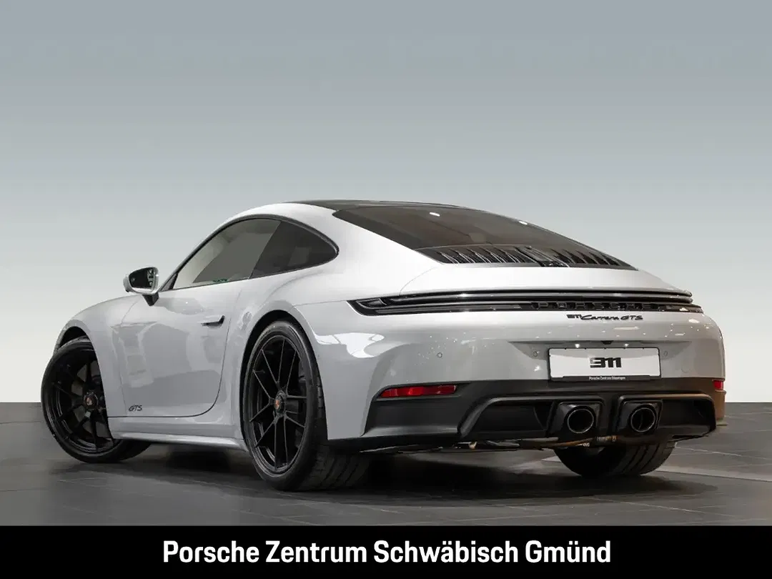 Porsche 992 - Thumbnail 3