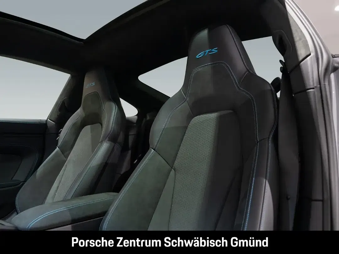Porsche 992 - Thumbnail 6