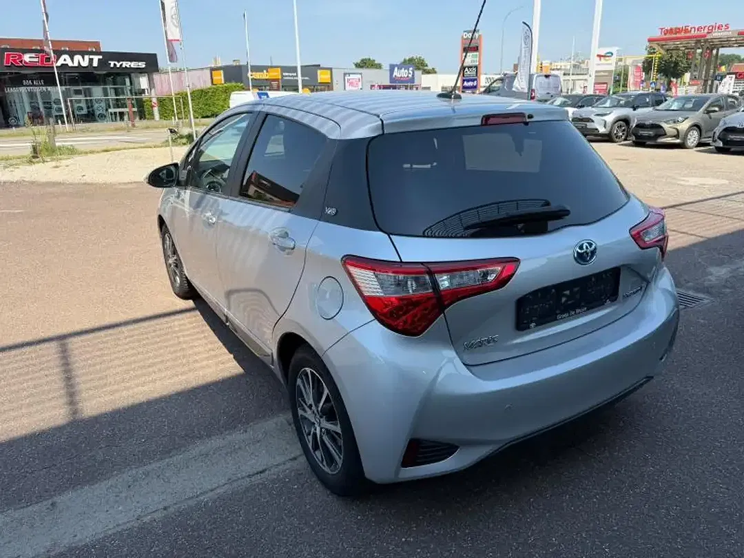 Toyota Yaris - Thumbnail 7