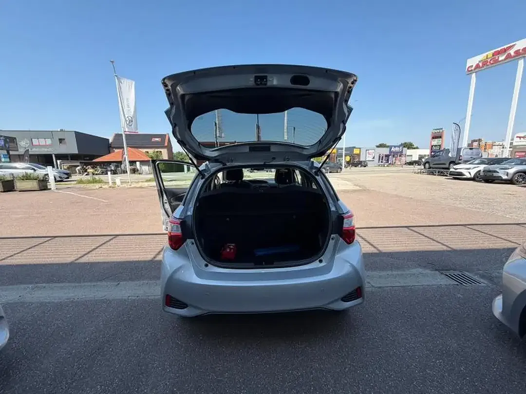 Toyota Yaris - Thumbnail 9
