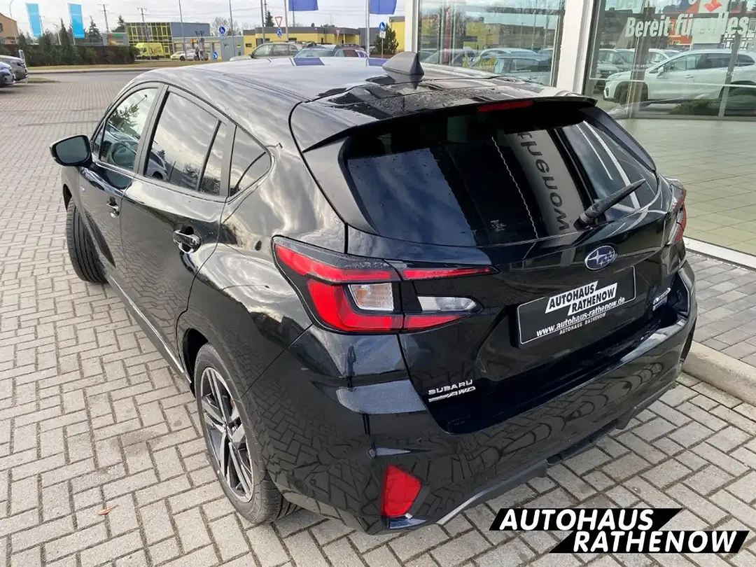 Subaru Impreza - Thumbnail 3
