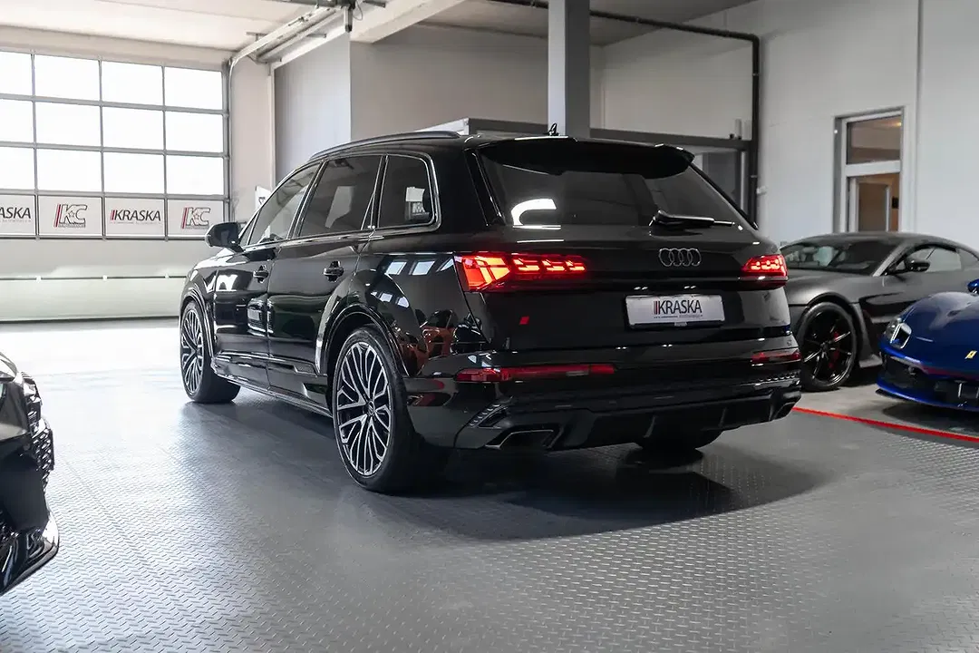 Audi Q7 - Thumbnail 13
