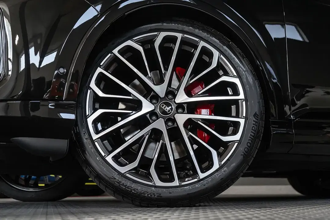 Audi Q7 - Thumbnail 3