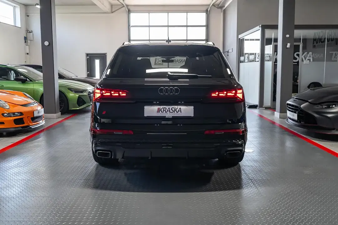 Audi Q7 - Thumbnail 9