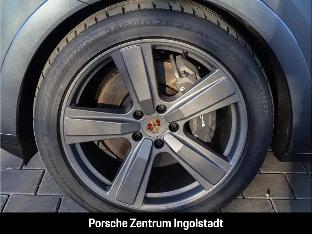 Porsche Cayenne - Thumbnail 5