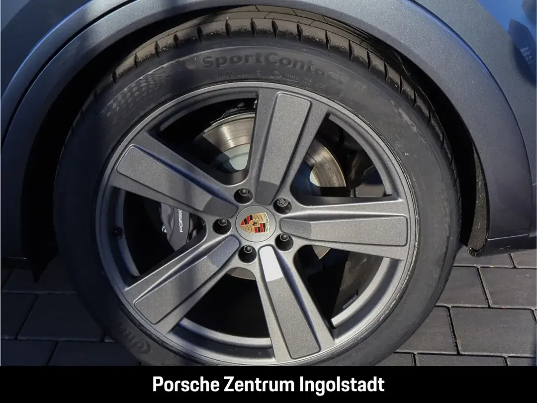 Porsche Cayenne - Thumbnail 6