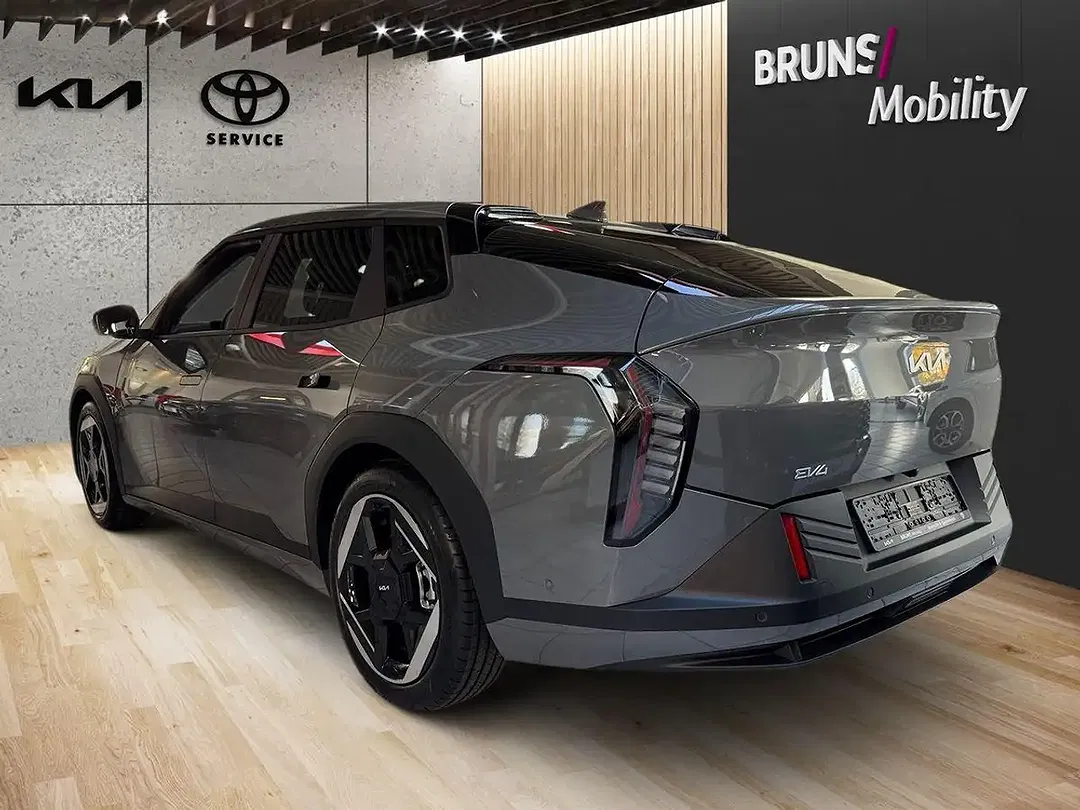 Kia EV4 - Thumbnail 4