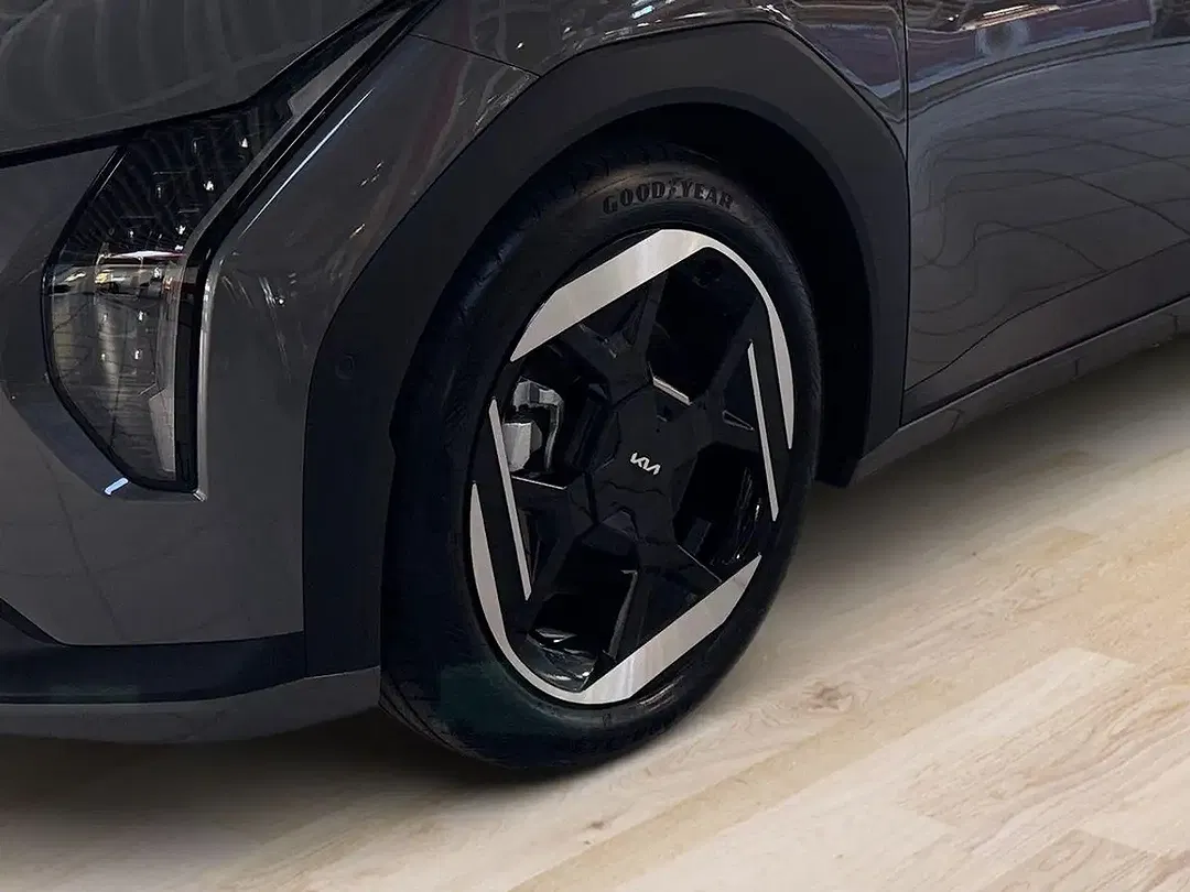 Kia EV4 - Thumbnail 6