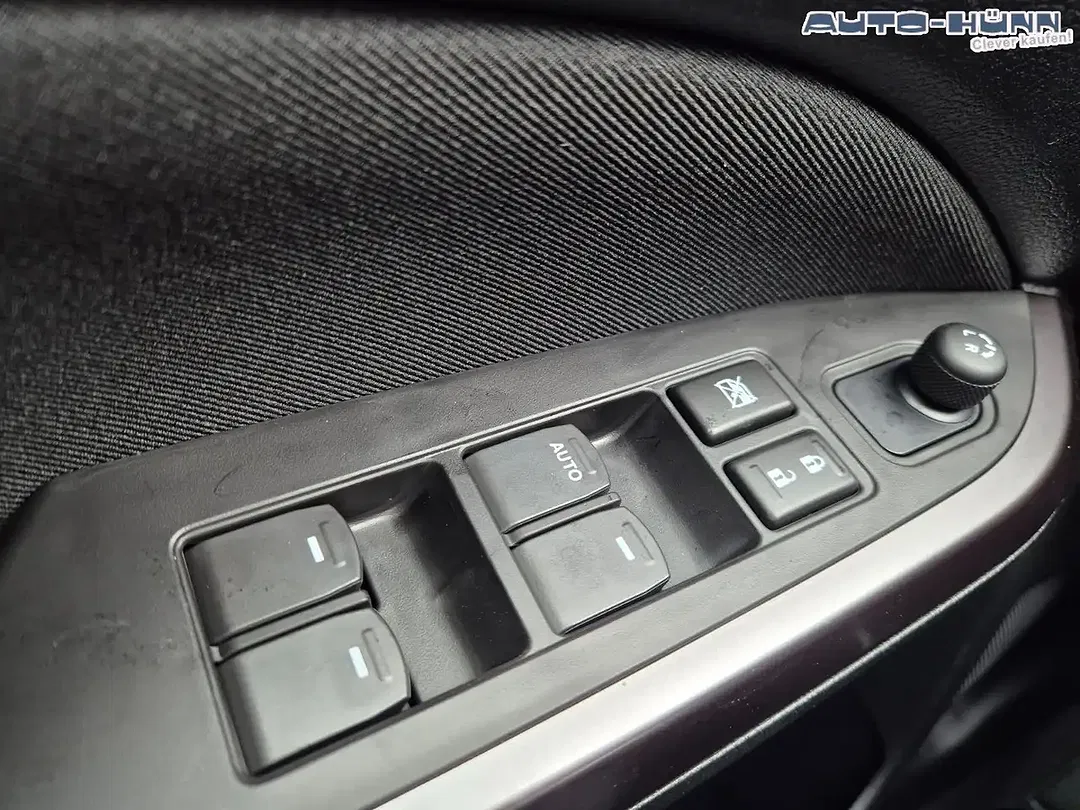 Suzuki Vitara - Thumbnail 13