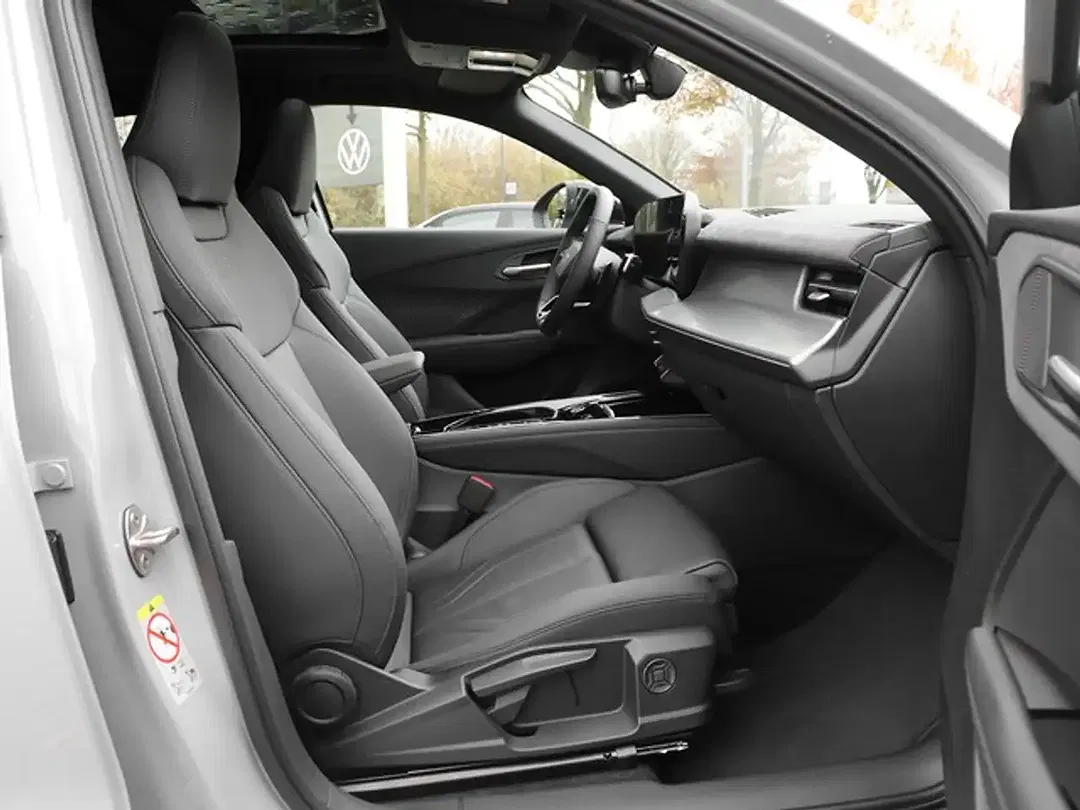Audi Q3 - Thumbnail 3