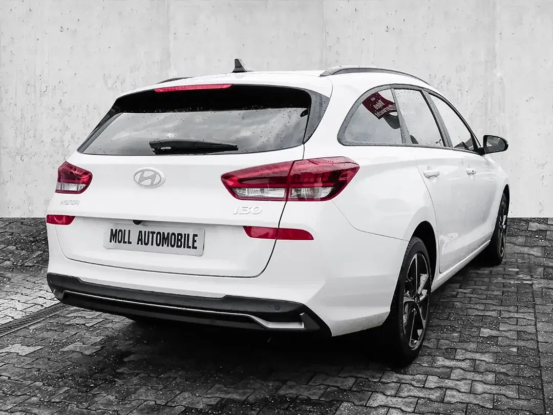 Hyundai i30 - Thumbnail 2