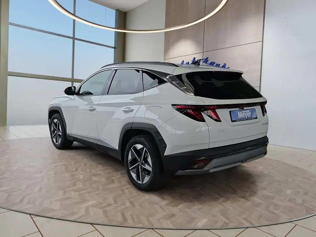 Hyundai TUCSON - Thumbnail 3