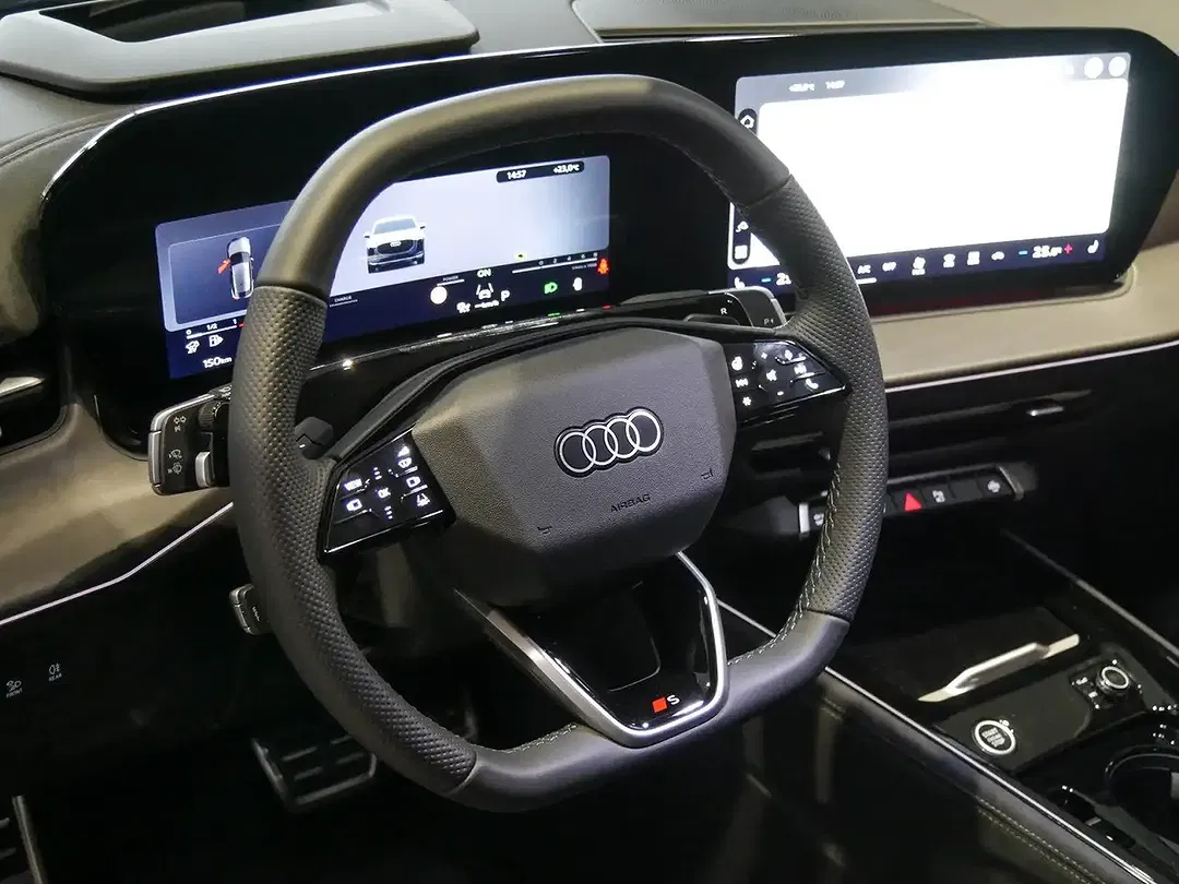 Audi Q3 - Thumbnail 9