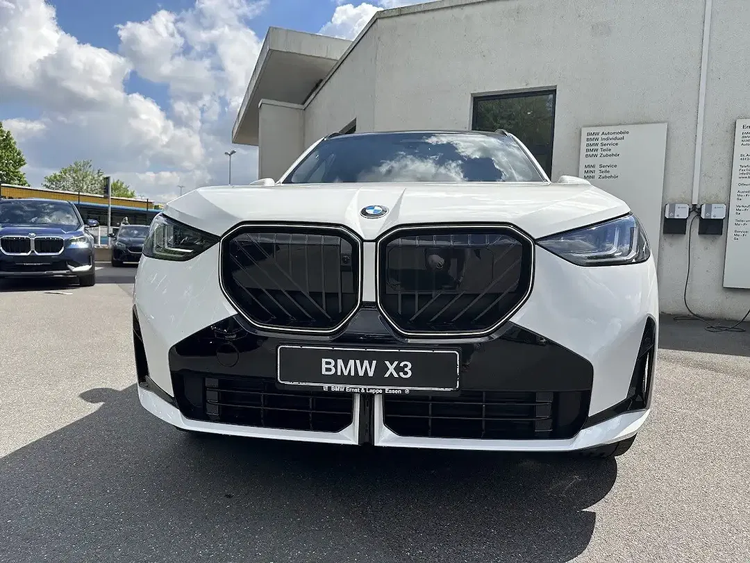 BMW X3 - Thumbnail 2