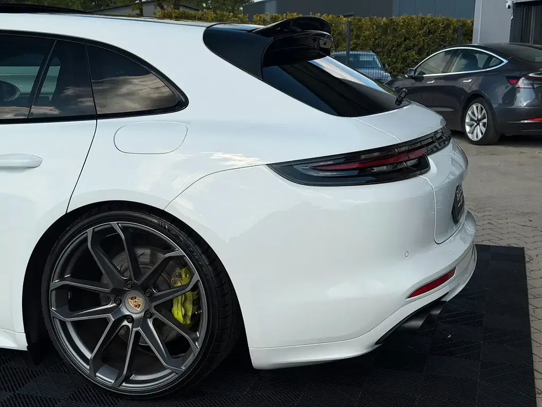 Porsche Panamera - Thumbnail 2