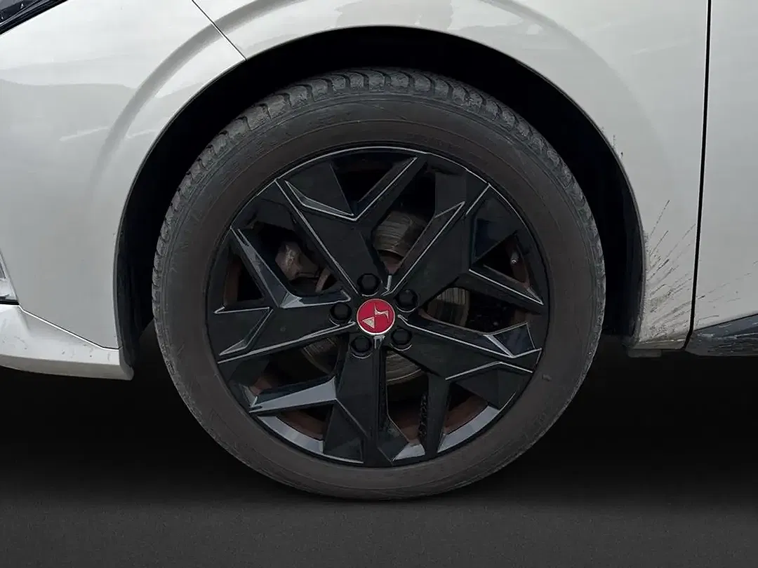 DS Automobiles DS 4 - Thumbnail 7