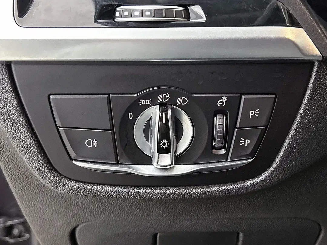 BMW X4 - Thumbnail 12