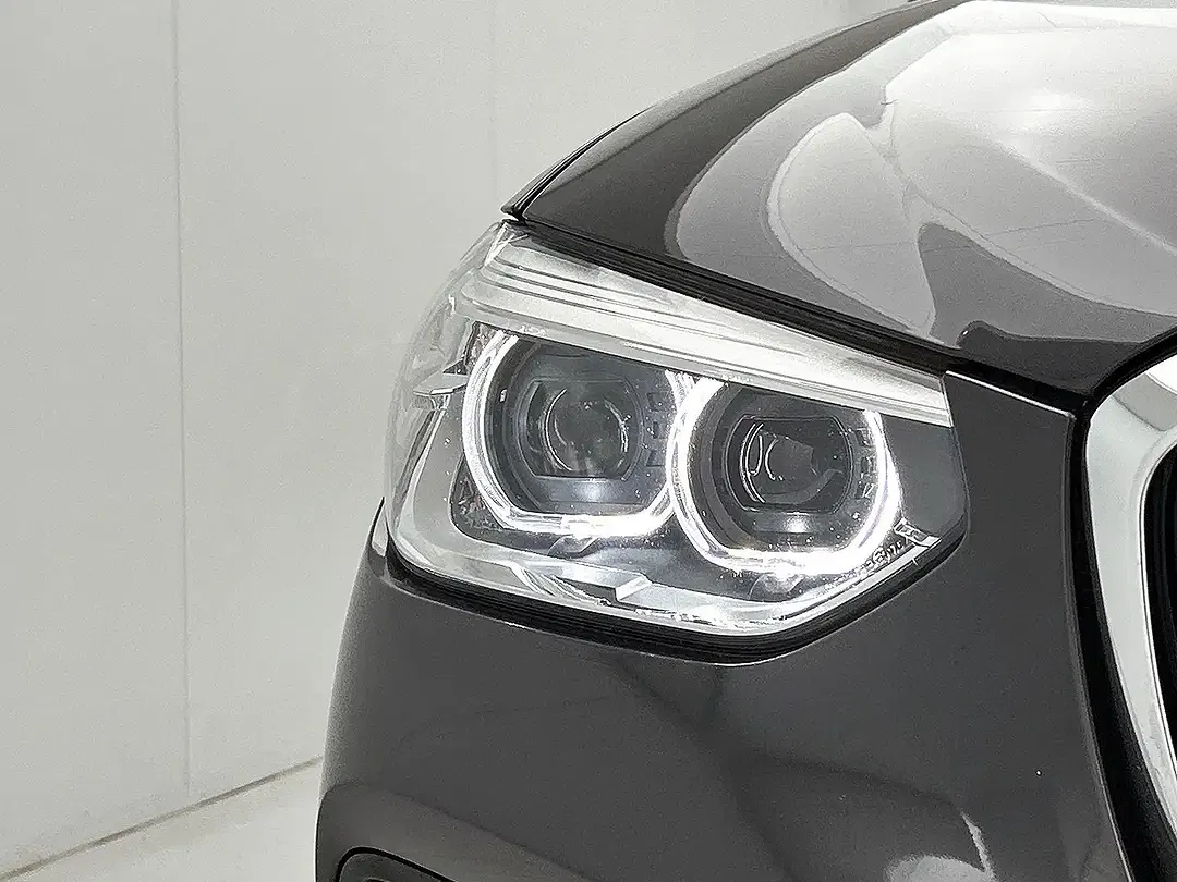 BMW X4 - Thumbnail 24