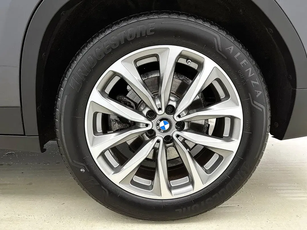 BMW X4 - Thumbnail 4