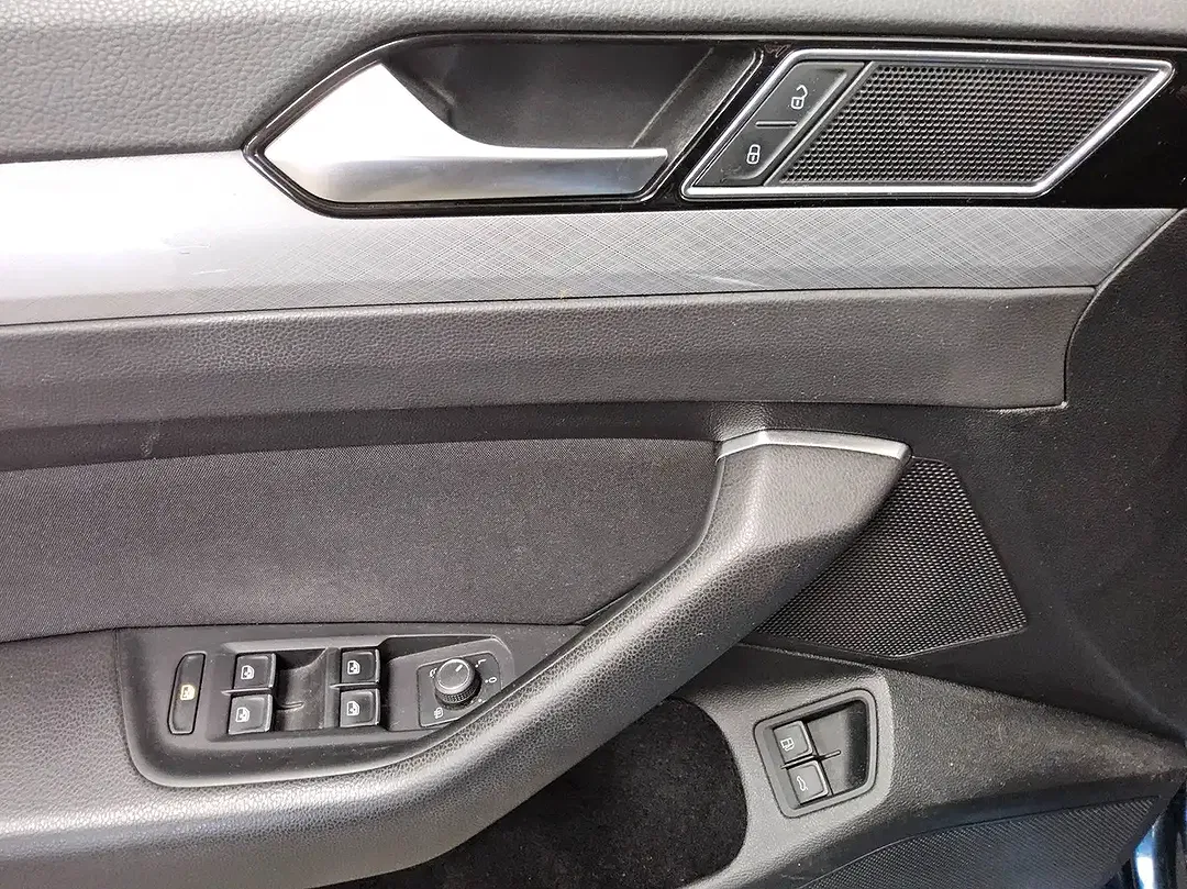 Volkswagen Passat Variant - Thumbnail 9