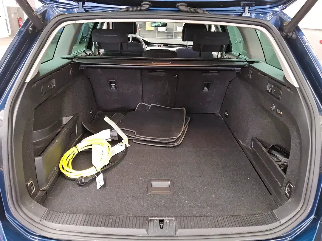 Volkswagen Passat Variant - Thumbnail 12