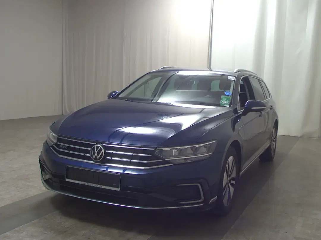 Volkswagen Passat Variant - Thumbnail 2