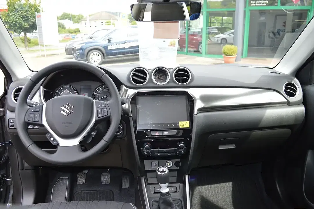 Suzuki Vitara - Thumbnail 12