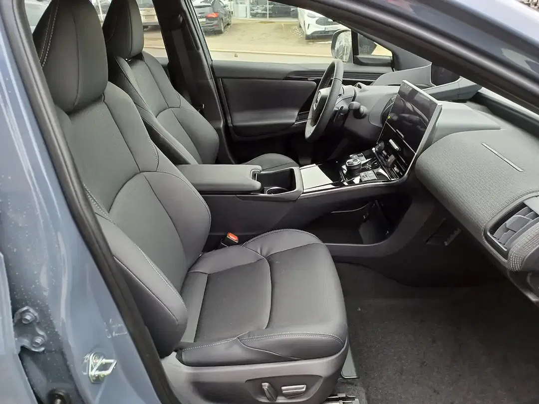 Subaru Solterra - Thumbnail 6