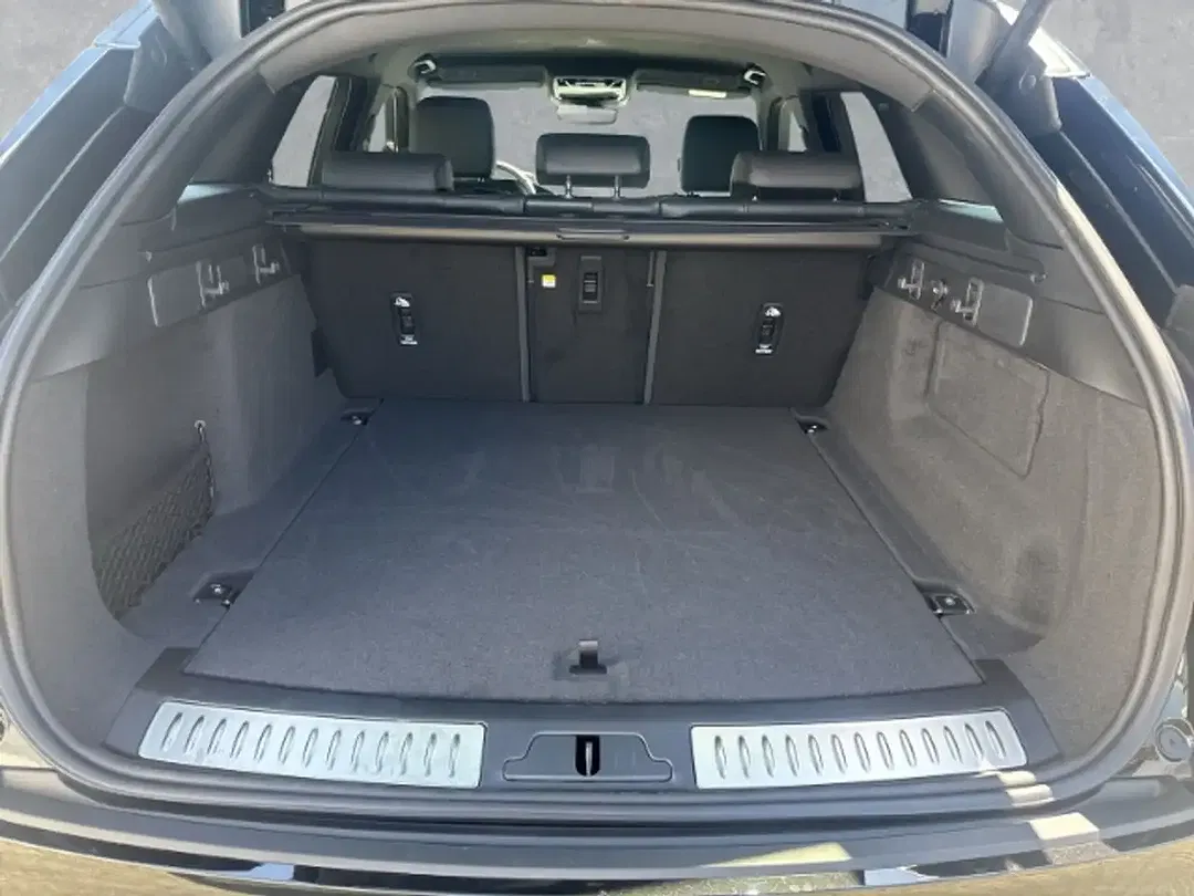 Land Rover Range Rover Velar - Thumbnail 10