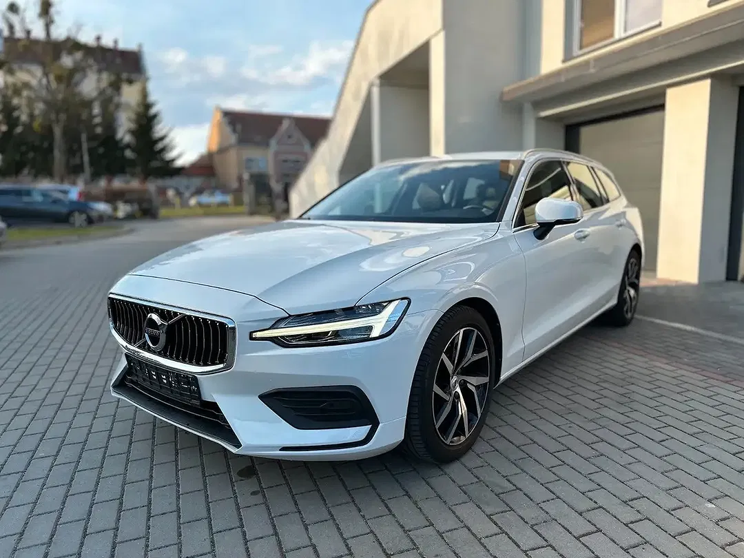 Volvo V60 T4 Momentum Pro
